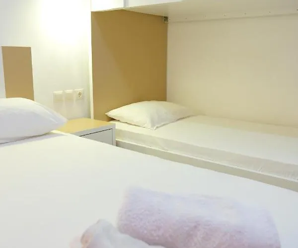 Aparthotel Unique 3*