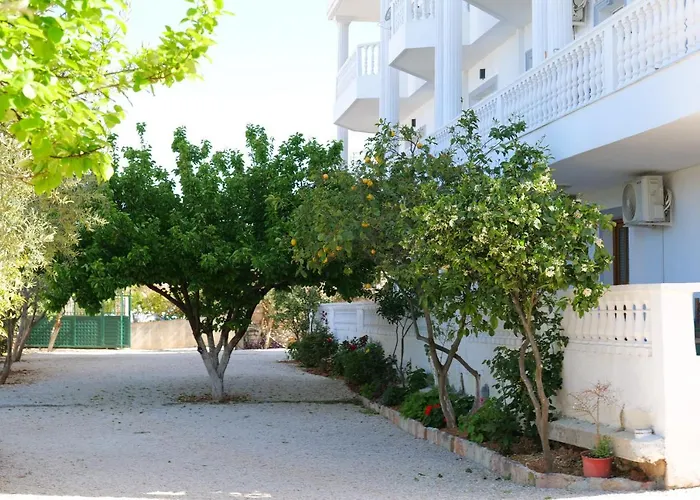 Unique Aparthotel Ksamil