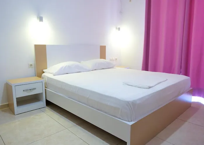 Unique Aparthotel 3*