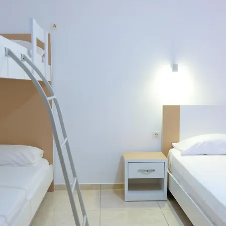 Aparthotel Unique *