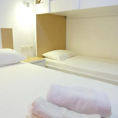 Aparthotel Unique *